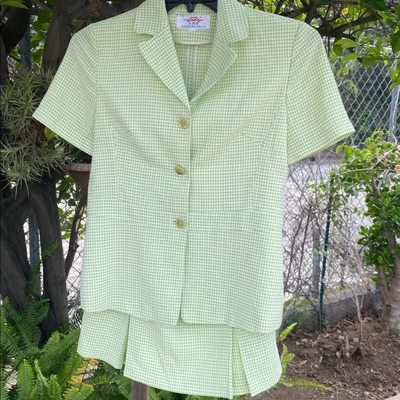 Vintage Retro Pastel Green Short-Sleeve Top with Matching Skirt - Picture 2 of 8